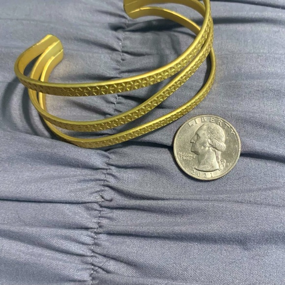 Trance Cuff Bracelet - Matte Gold Plated - Picture 5 of 5